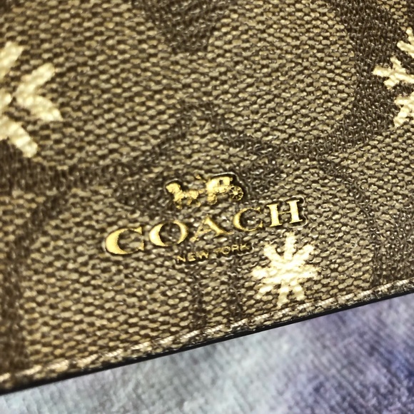 Coach Card Holder Snowflake - Picture 12 of 16